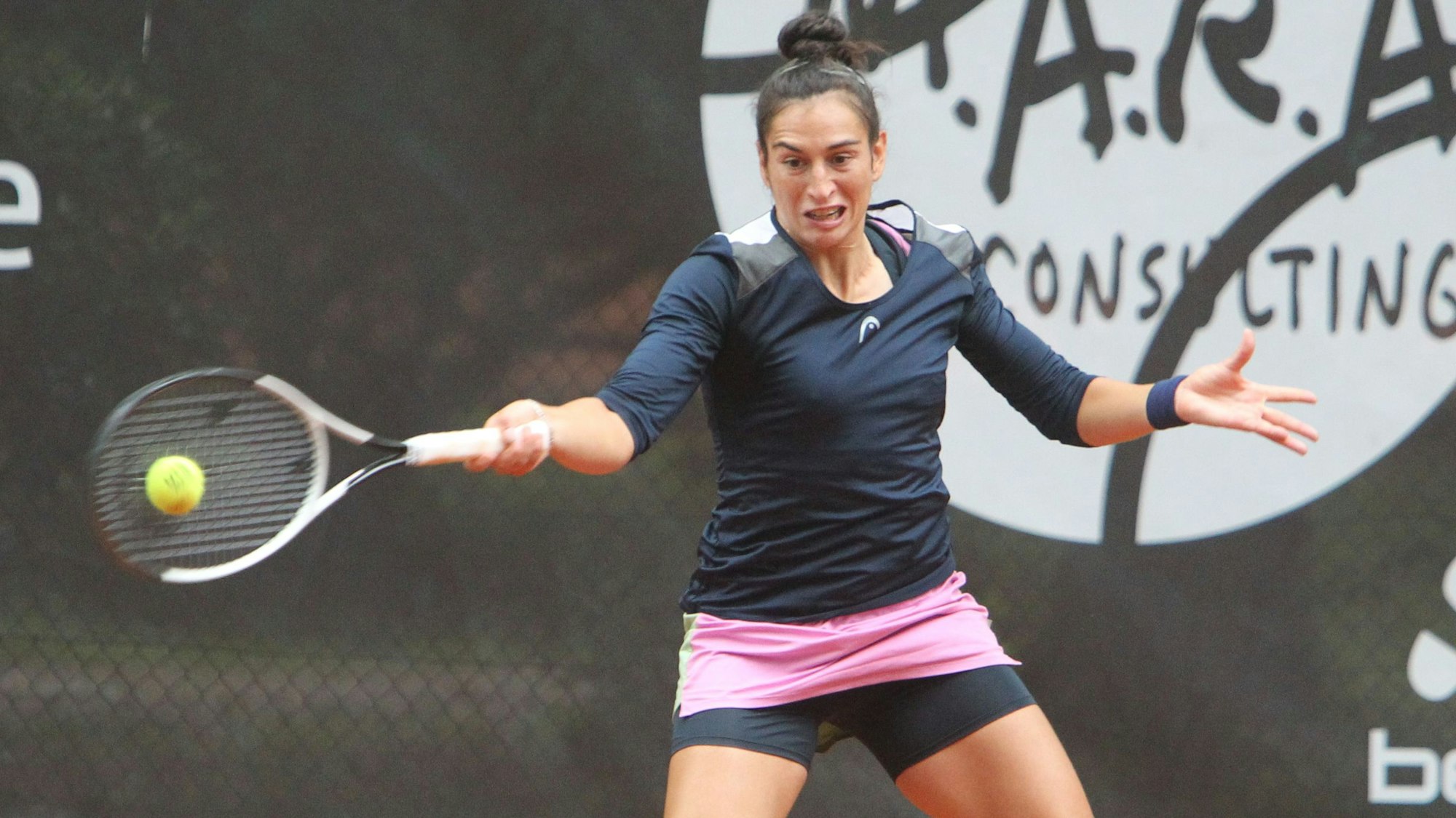 Susan Bandecchi aus der Schweiz ringt nach der Finalniederlage mit den Tränen.