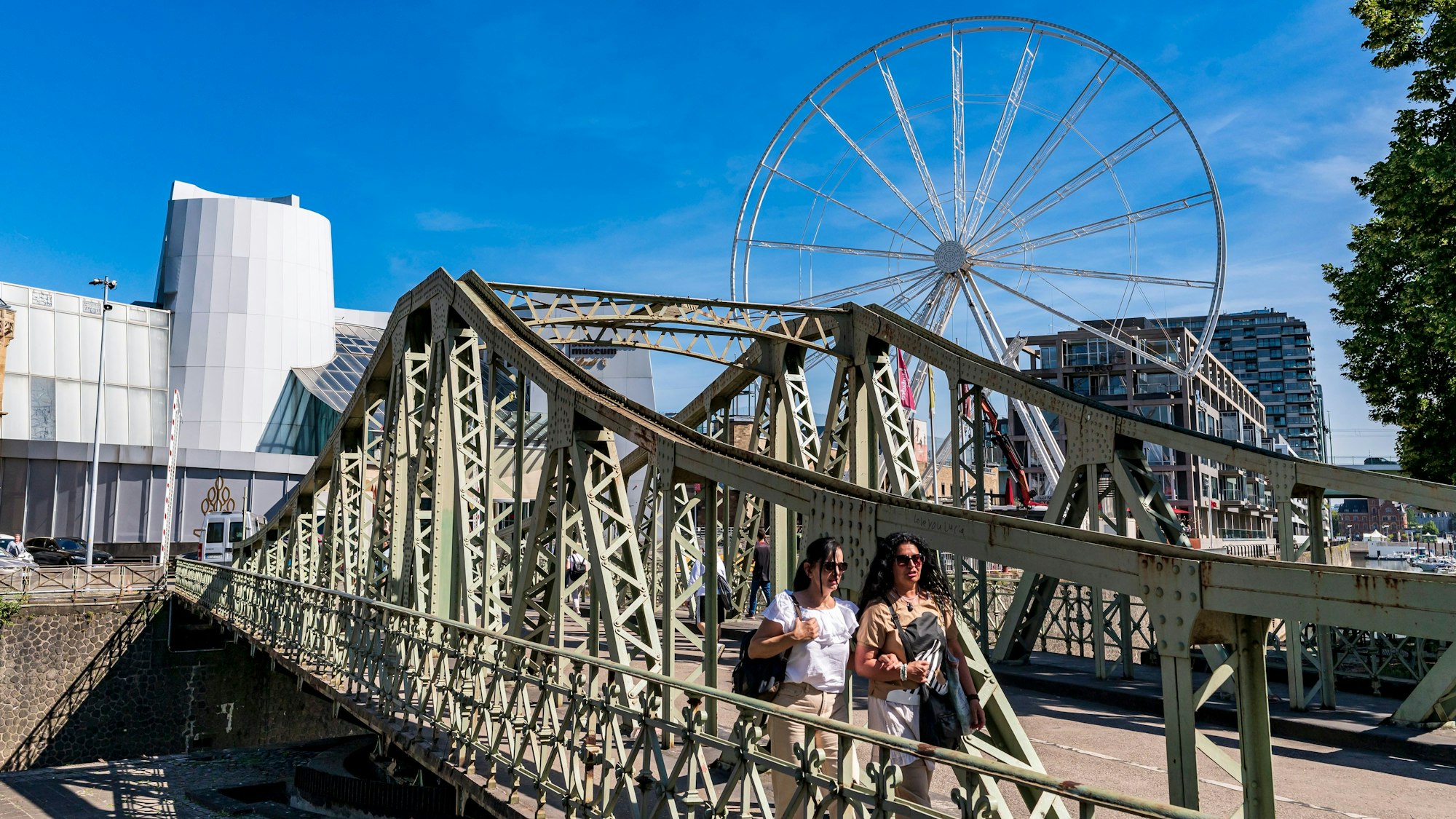 Die Brücke am Schokoladenmuseum muss saniert werden.