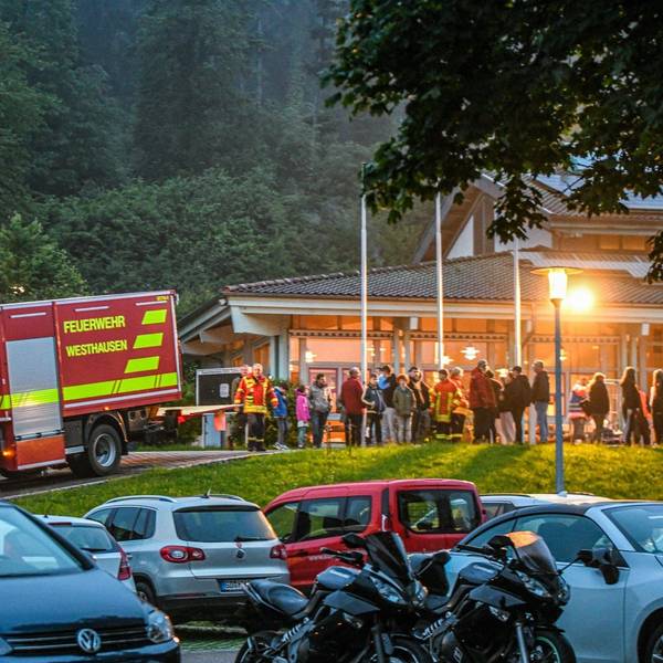 Evakuierte werden in Baden-Württemberg in einer Notunterkunft untergebracht.