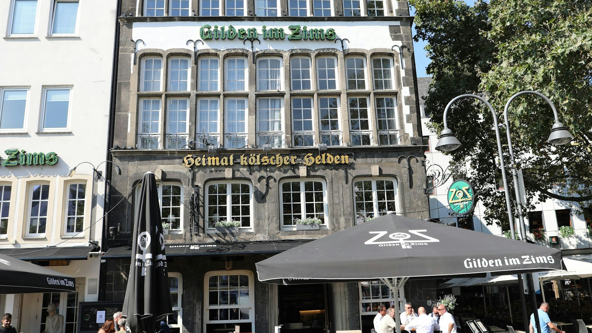 Gilden im Zims außen