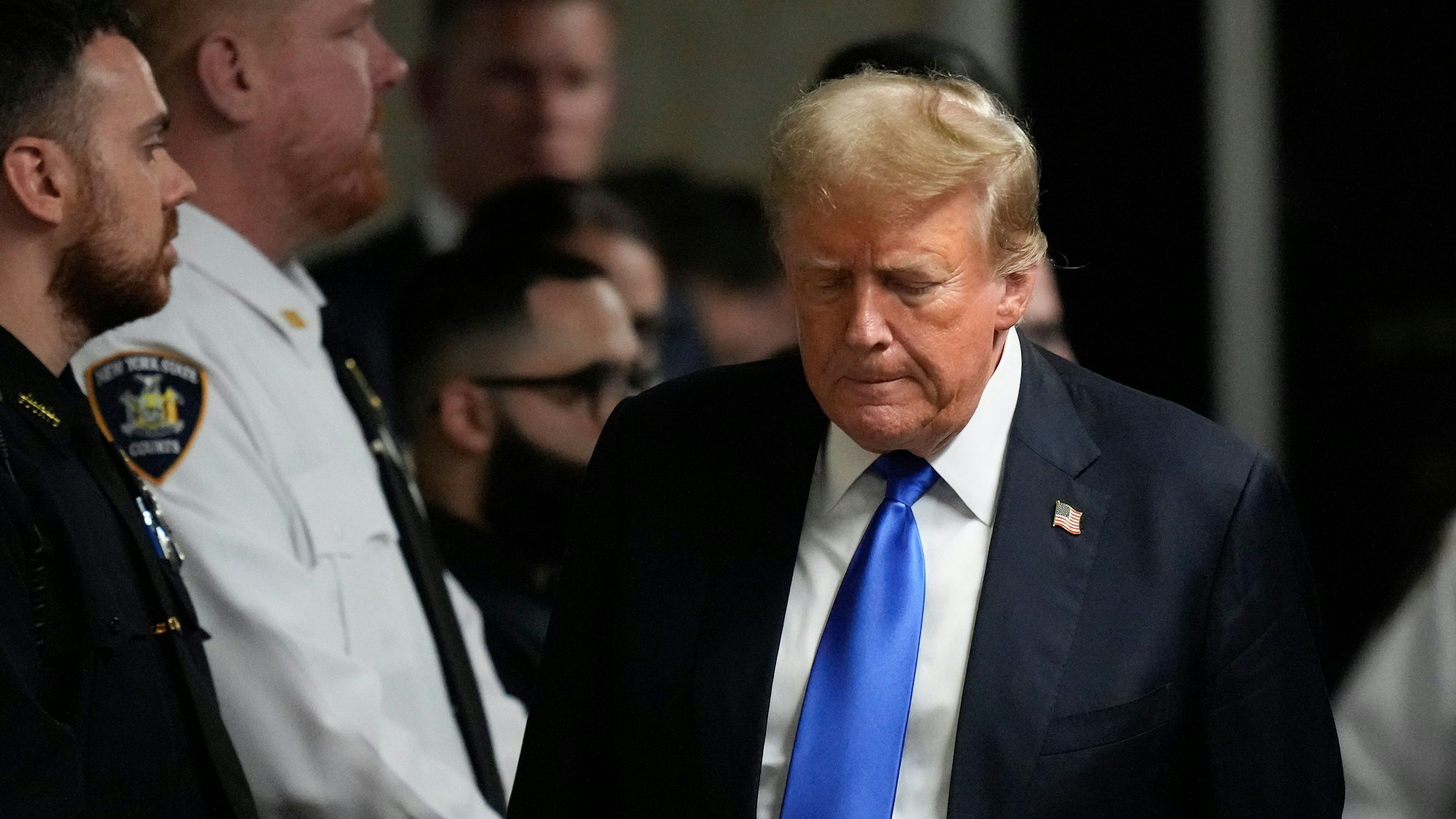 Donald Trump kommt am 30. Mai nach der Urteilsverkündung aus dem New Yorker Gericht.