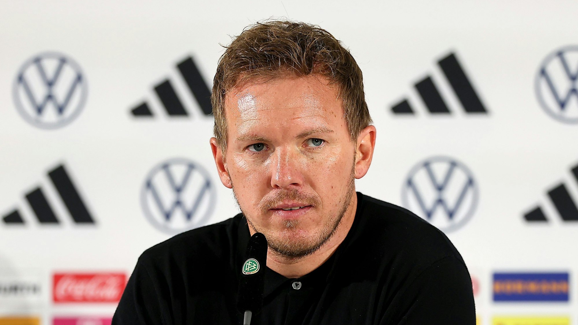 Bundestrainer Julian Nagelsmann spricht auf einer Pressekonferenz nach dem Spiel gegen die Ukraine.