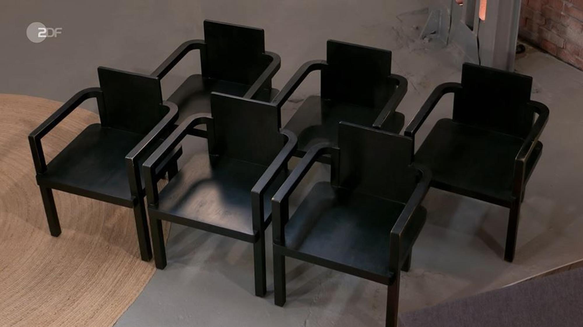 Die Stühle aus Bergisch Gladbach bei „Bares für Rares“.