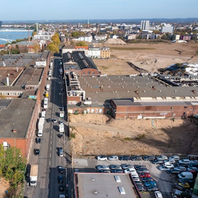 Blick auf das ehemalige KHD-Gelände an der Deutz-Mülheimer-Straße. Luftaufnahme mit Drohne.