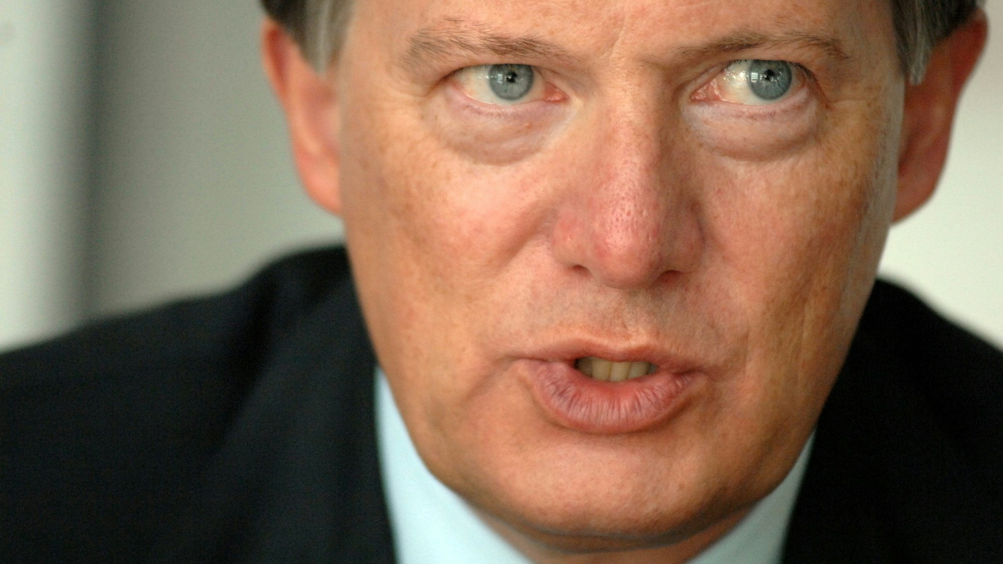 ortwin weltrich
hauptgeschäftsführer
handwerkskammer zu köln
foto: stefan worring
copyright by stefan worring, kölner stadt-anzeiger,
amsterdamerstr. 191, 50735 köln
bankverbindung:
postbank köln, blz 370 100 50,
konto 3600 91-504
steuer-nr. 219 / 5366 / 1312
stefan worring ist NICHT mwst-pflichtig