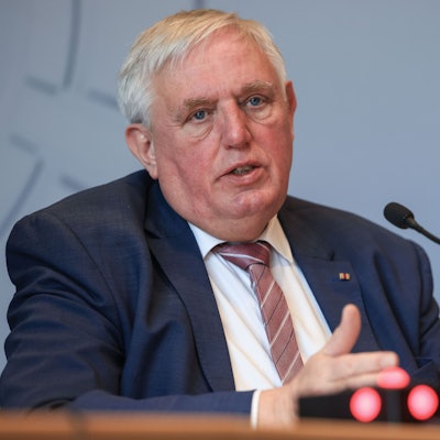 Karl-Josef Laumann (CDU), Gesundheitsminister spricht auf einer Pressekonferenz zur aktuellen Lage der Organspende in Nordrhein-Westfalen.