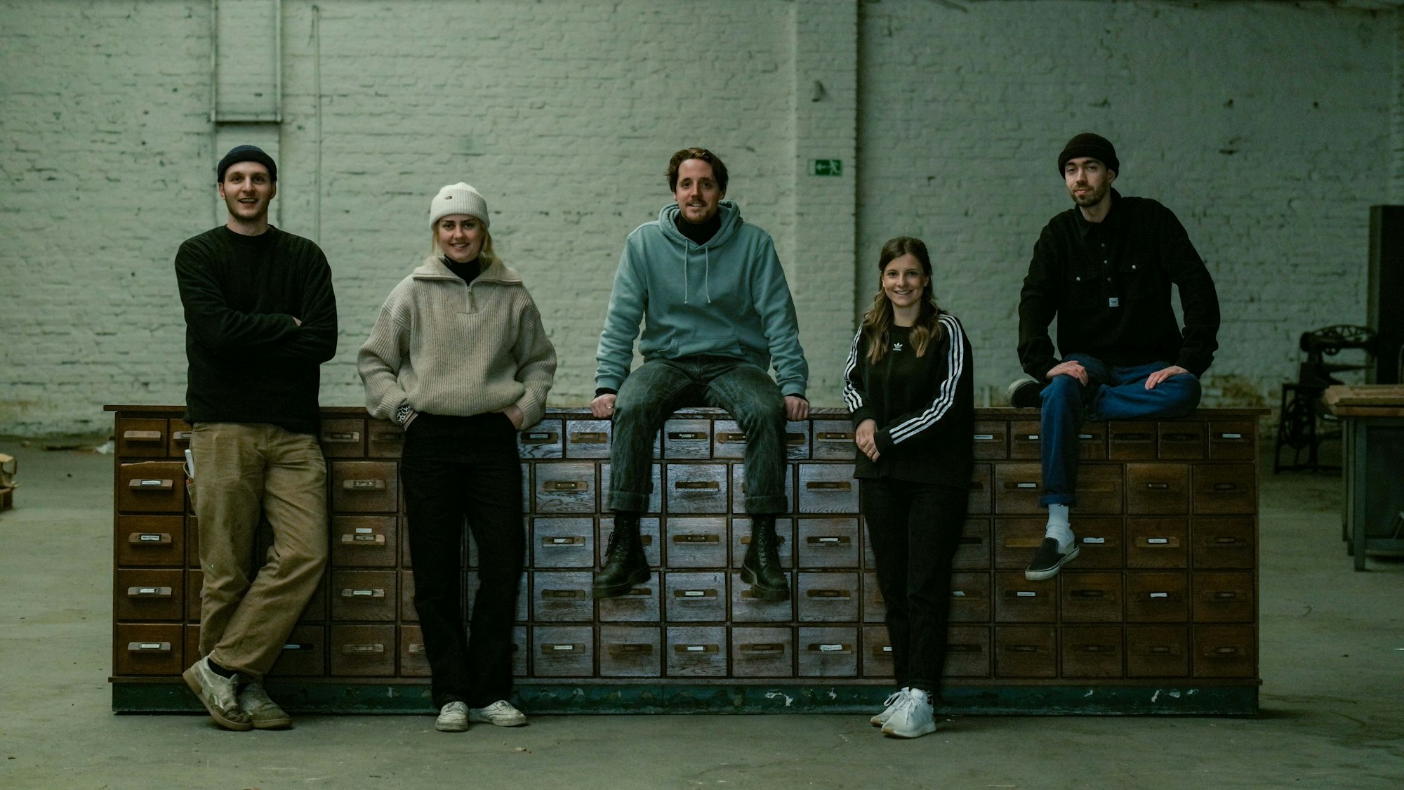 Das Möbelkisten-Team rund um Gründer Mark Vomberg (mitte).