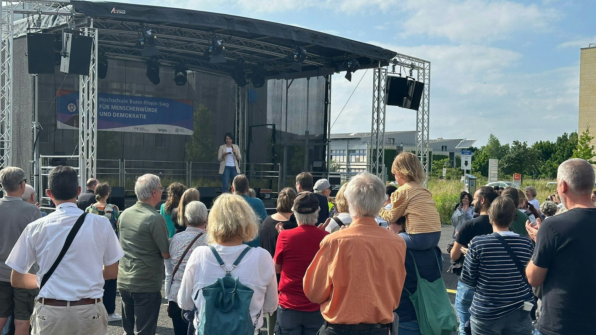 Professorin Derya Gür-Şeker moderierte die Veranstaltung.