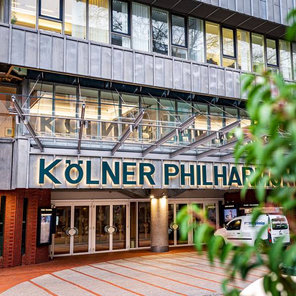 Das Foto zeigt den Eingangsbereich der Kölner Philharmonie.