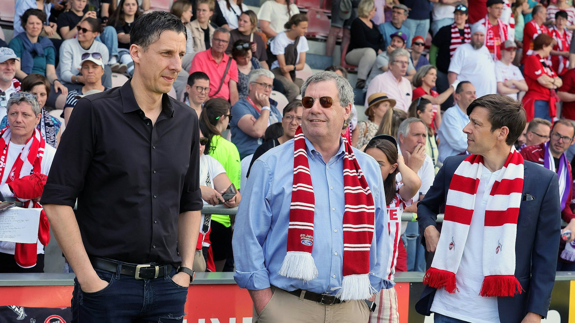 Christian Keller mit FC-Präsident Werner Wolf und Vize Carsten Wettich.