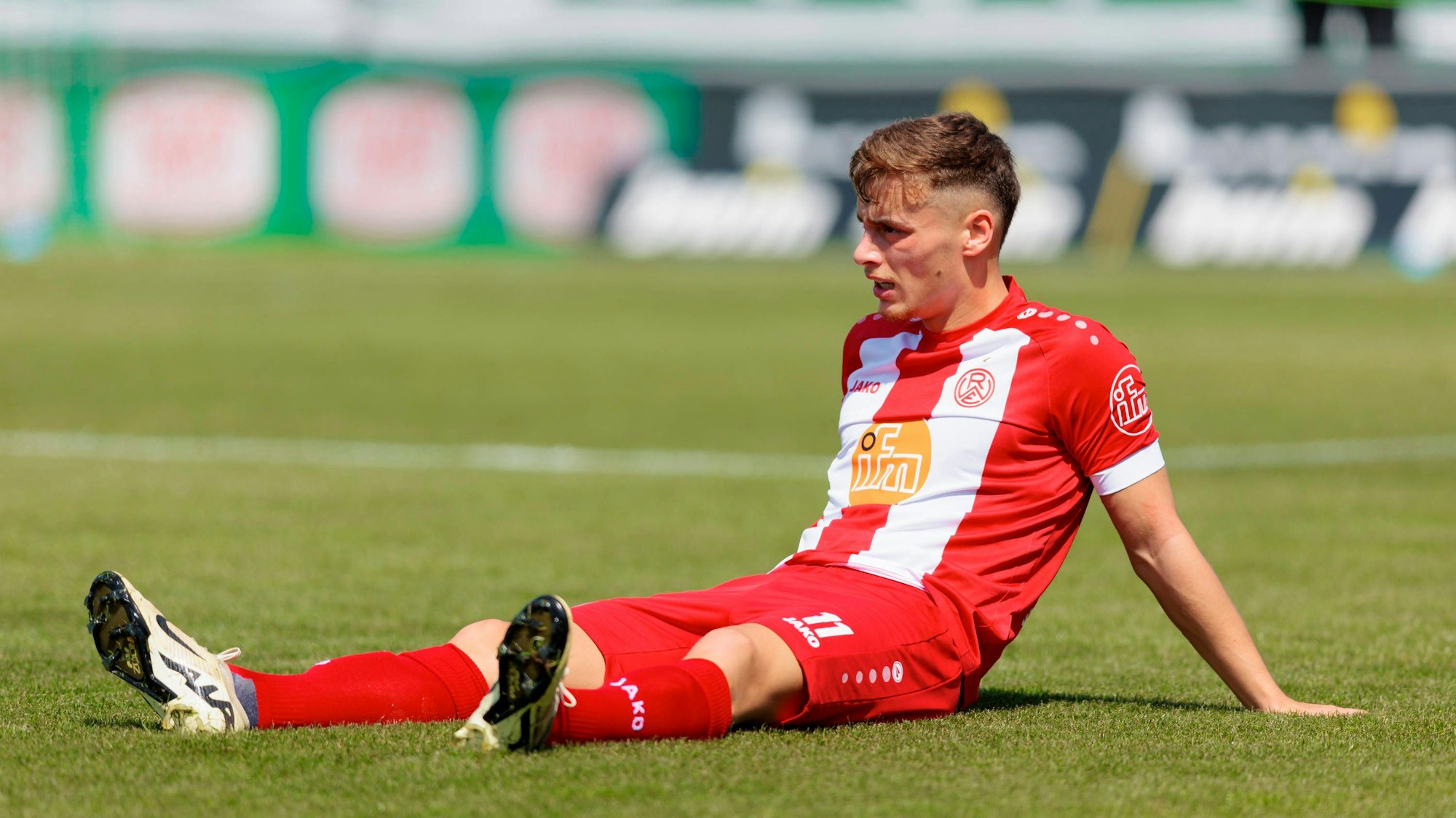 Marvin Obuz im Spiel mit Rot-Weiss Essen gegen den VfB Lübeck. Der Flügelspieler hat sich einen Muskelbündelriss zugezogen und fällt vorerst aus.