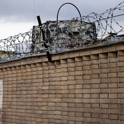 Außenwand des Moskauer Lefortovo-Gefängnis.