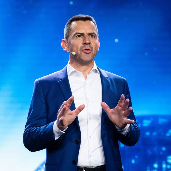 Martin Sander, Vorsitzender der Geschäftsführung der Ford-Werke GmbH, spricht bei der Vorab-Eröffnungsfeier des Ford Cologne Electric Vehicle Center. Der Deutschlandchef des US-Konzerns wechselt überraschend zu Volkswagen.