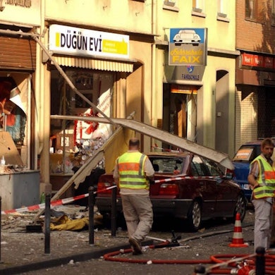 Zerstörte Geschäfte auf der Keupstraße nach dem Nagelbombenanschlag des NSU 2004. (Archivbild)