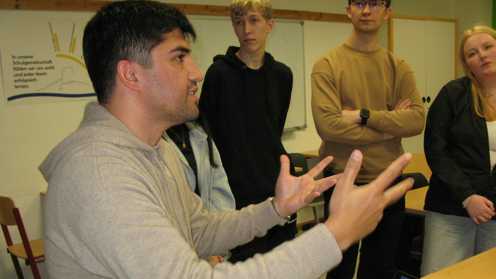 Der 30 Jahre alte Gesamtschullehrer Farhat Qarizada.