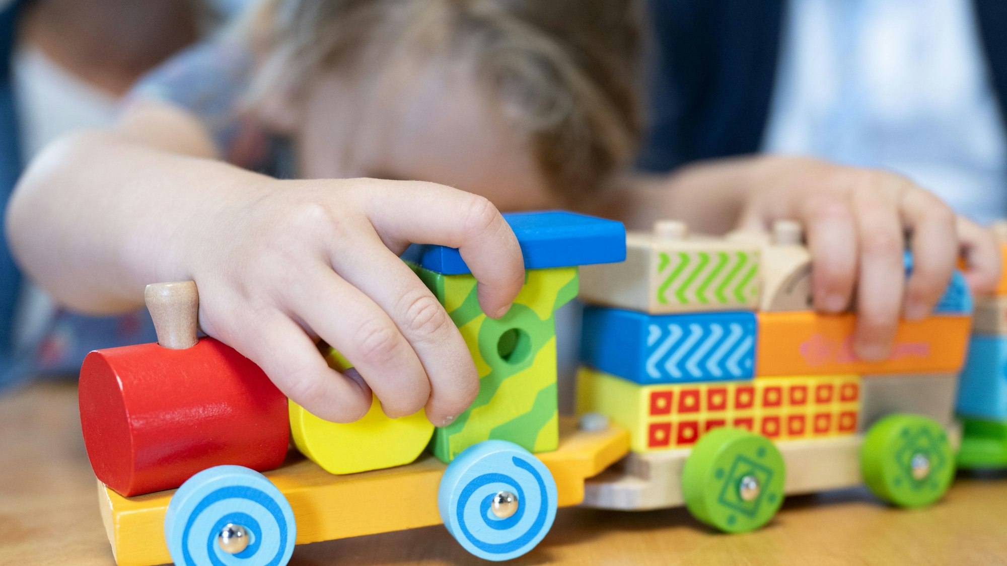 Die Stadt Leichlingen organisiert eine Elternbefragung zur Zufriedenheit in der Kindertagespflege.