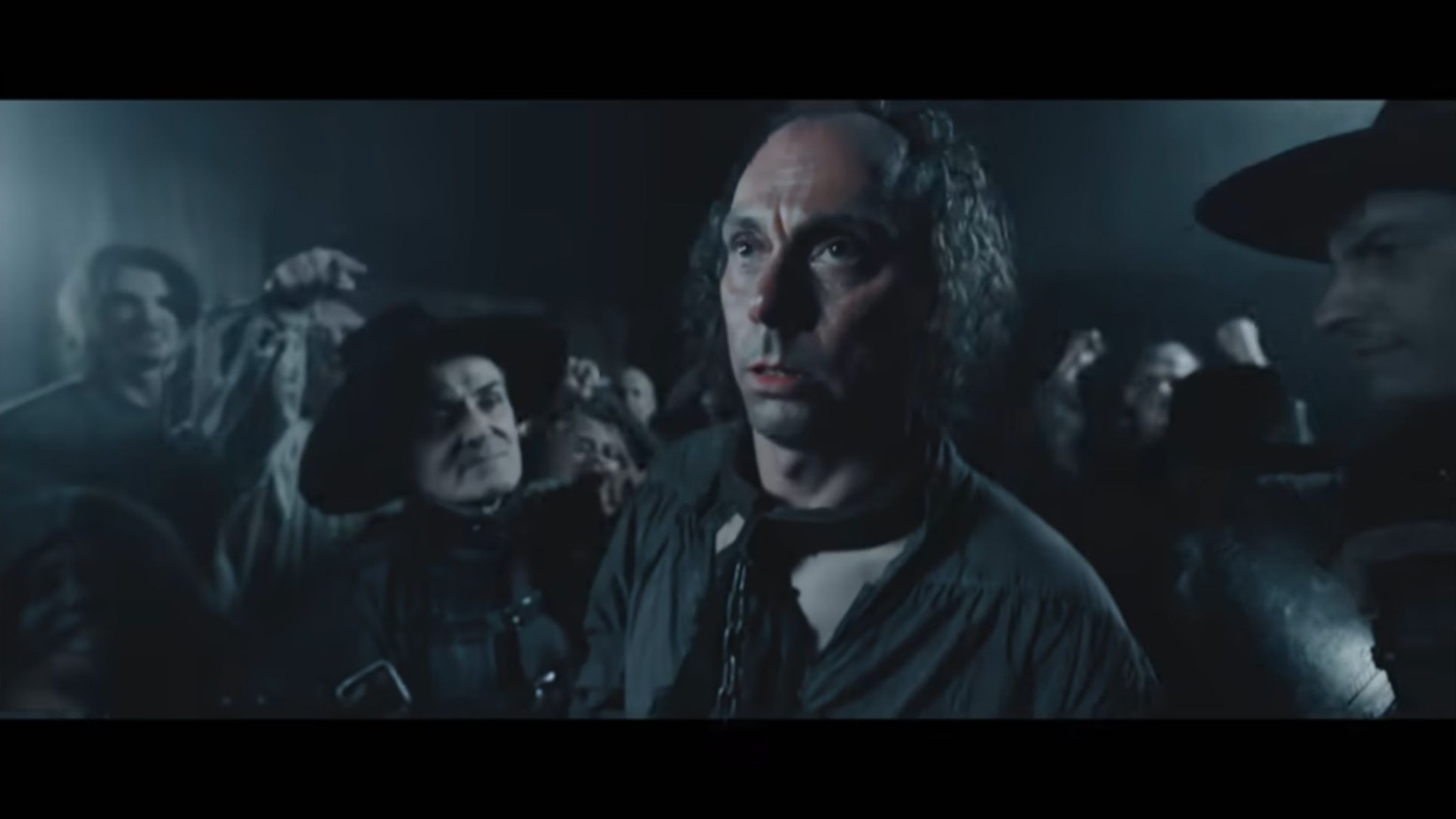 Das Video zum Song stellt Verwandlung, Gefangennahme, Prozess und Hinrichtung des Werwolfs dar.