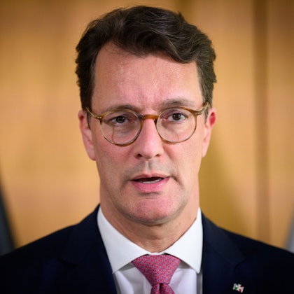 Hendrik Wüst (CDU) ist Ministerpräsident von Nordrhein-Westfalen.