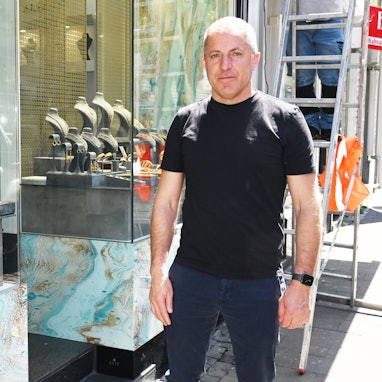 Mohammet Ayazgün steht an der Keupstraße