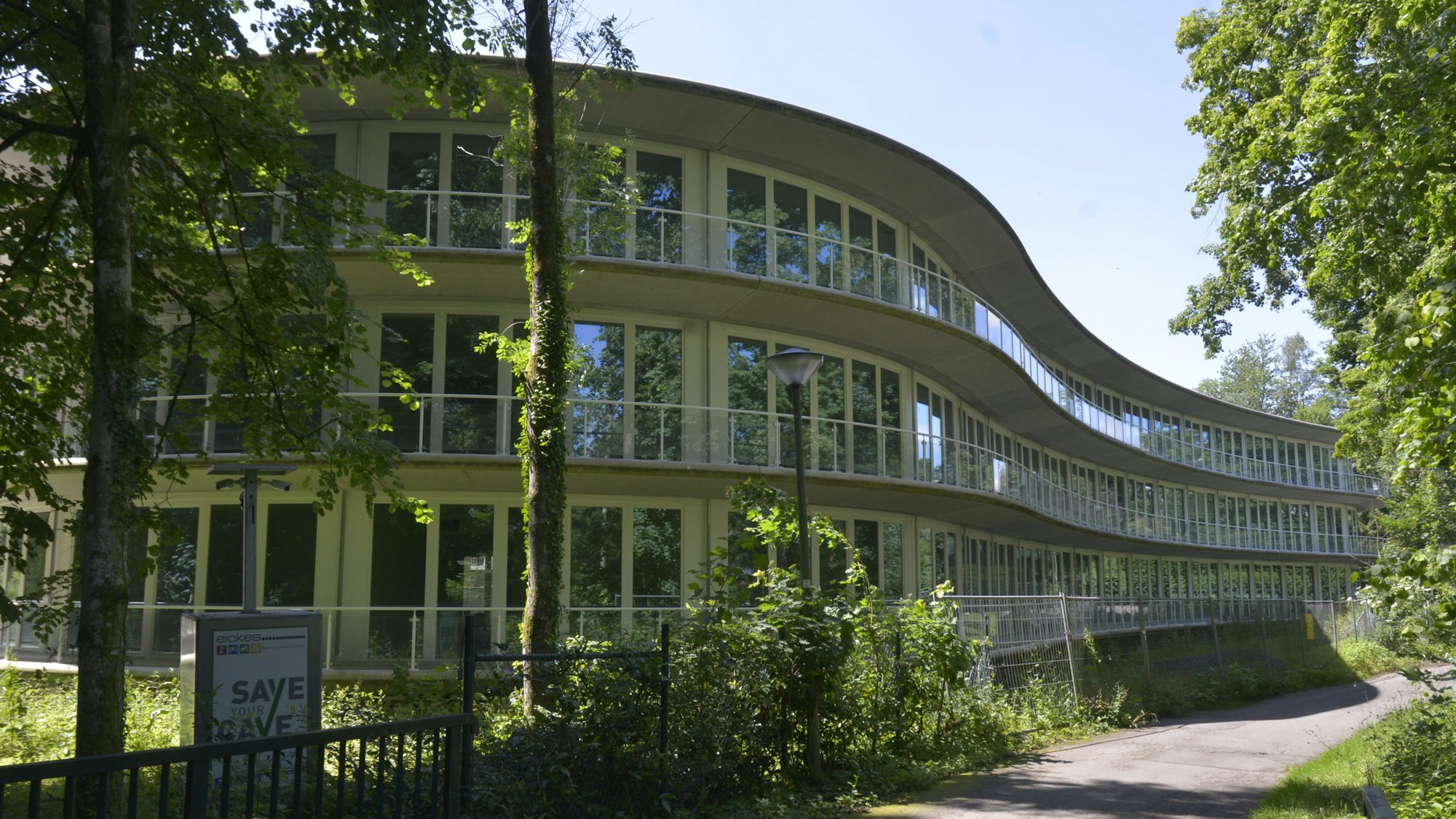 Die Arbeiten an der Schlossklinik Heiligenhoven sollen wieder beginnen.
