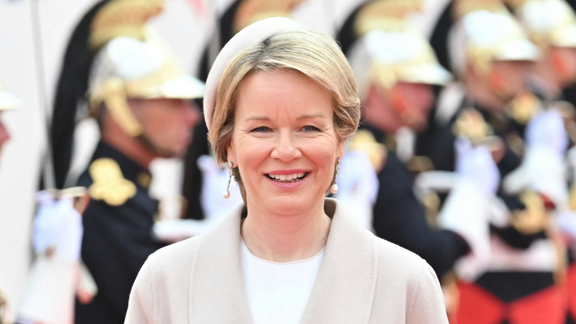Königin Mathilde bei der Empfangszeremonie zum D-Day-Gedenken.