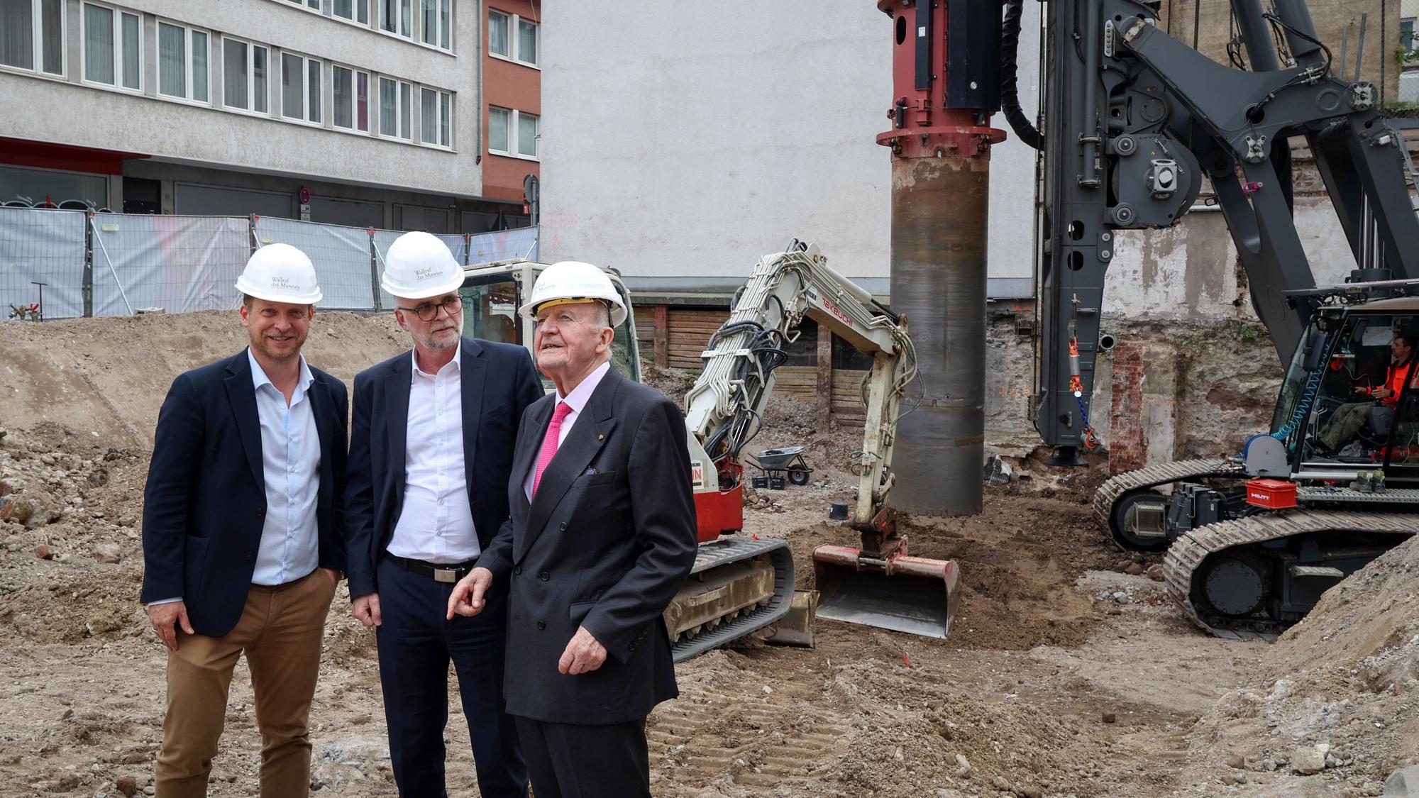 Baustellenbegehung (v.l.): Jürgen Marc Volm, Markus Greitemann und Peter Jungen.