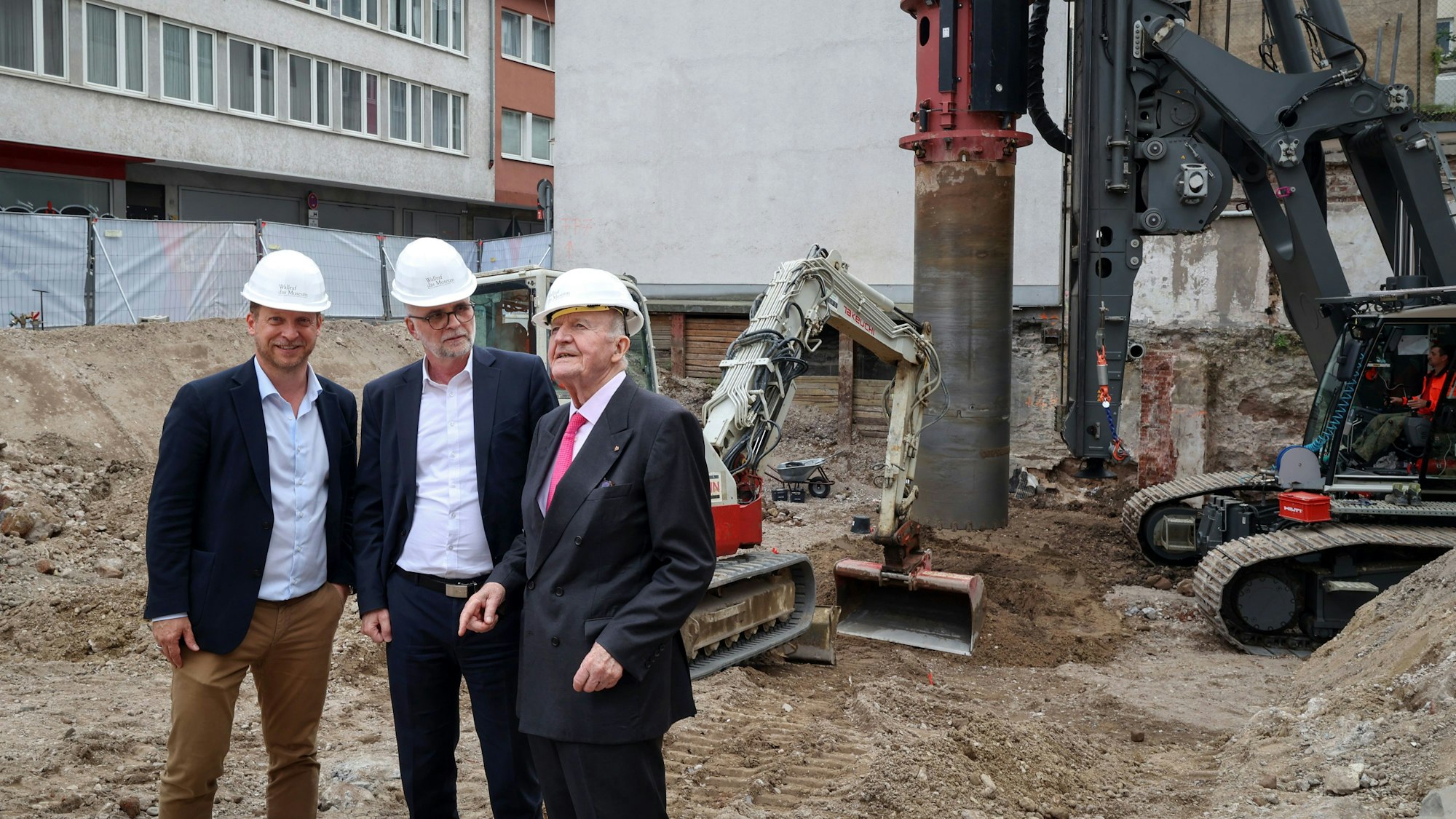 Baustellenbegehung (v.l.): Jürgen Marc Volm, Markus Greitemann und Peter Jungen.