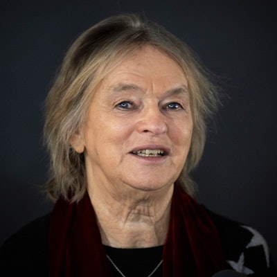 ARCHIV - 18.10.2023, Hessen, Frankfurt/Main: Elke Heidenreich, deutsche Schriftstellerin, gibt ein Interview nach ihrem Auftritt auf der SWR2 Bühne. Gastland der weltgrößten Bücherschau, die bis zum 22. Oktober stattfindet, ist im Jubiläumsjahr Slowenien. (zu dpa: «Elke Heidenreich: «Ich bin keine nette Alte»») Foto: Hannes P Albert/dpa +++ dpa-Bildfunk +++