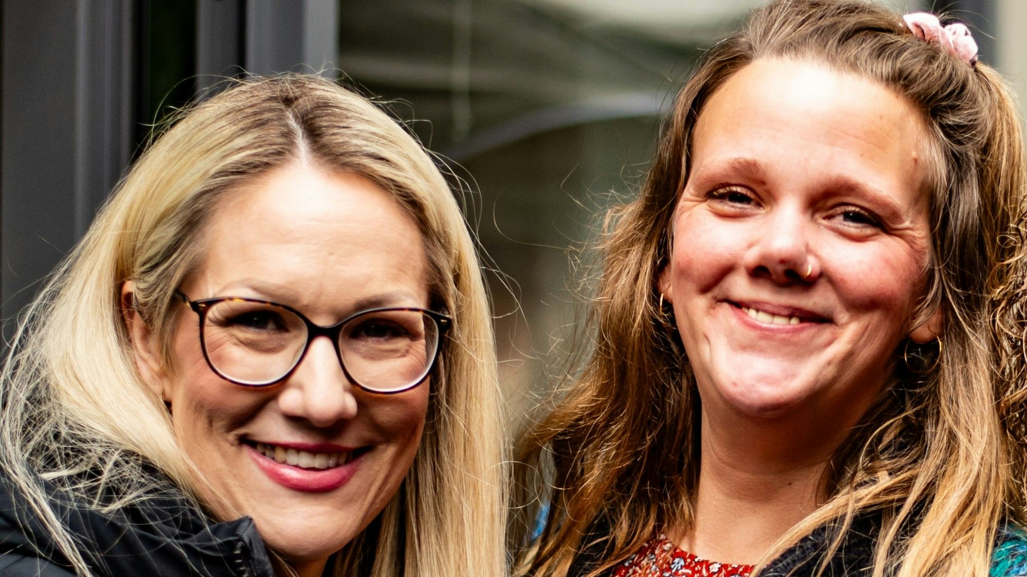 Barbara Thöring (links) und Siba Oberbiermann vom Ambulanten Kinder- und Jugendhospizdienst Köln (AKHD)