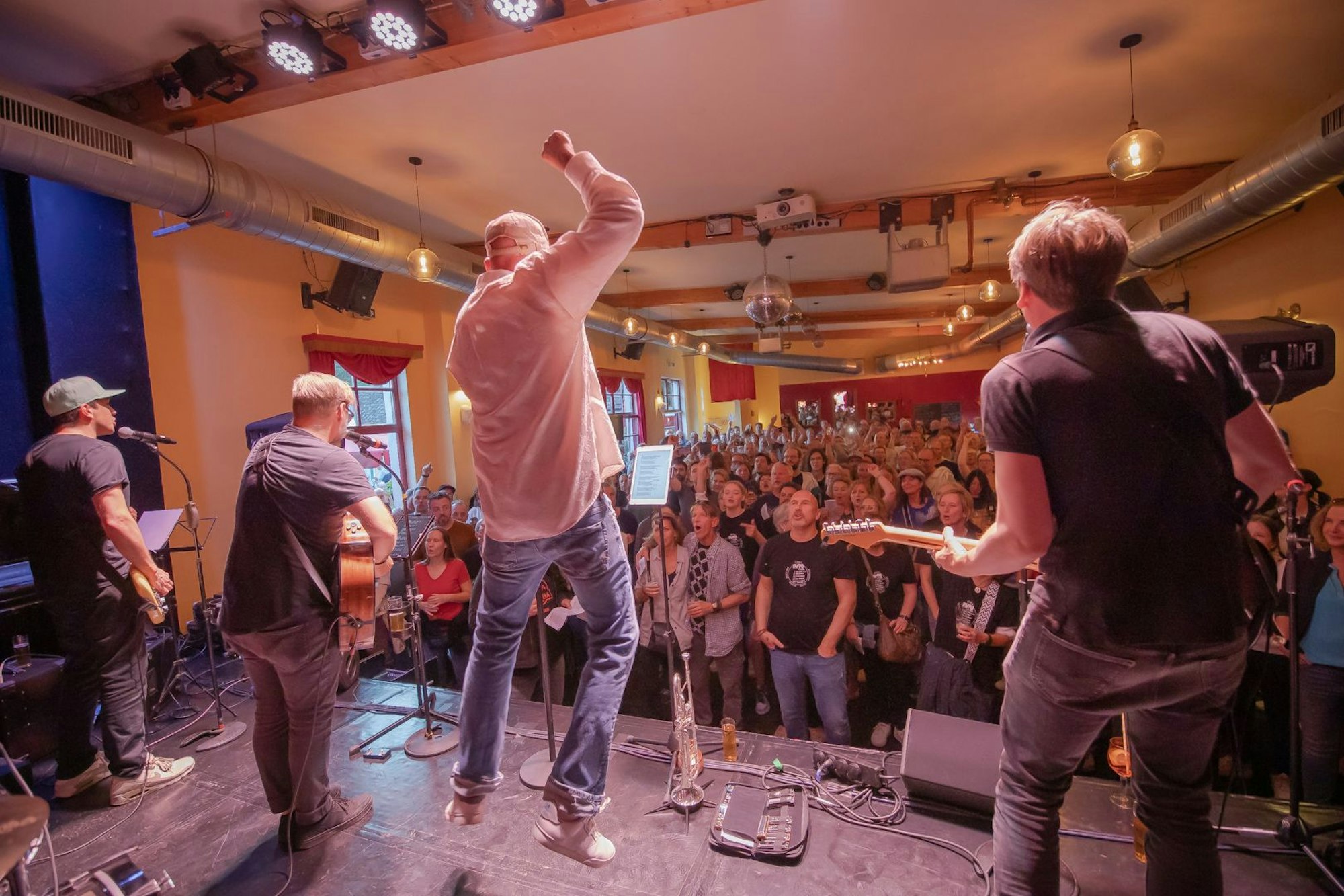 Ento gewinnen das Finale vom Kölsche Musik Bänd Kontest.