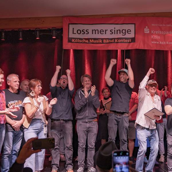 Ento freuen sich über den Sieg beim Kölsche Musik Bänd Kontest.