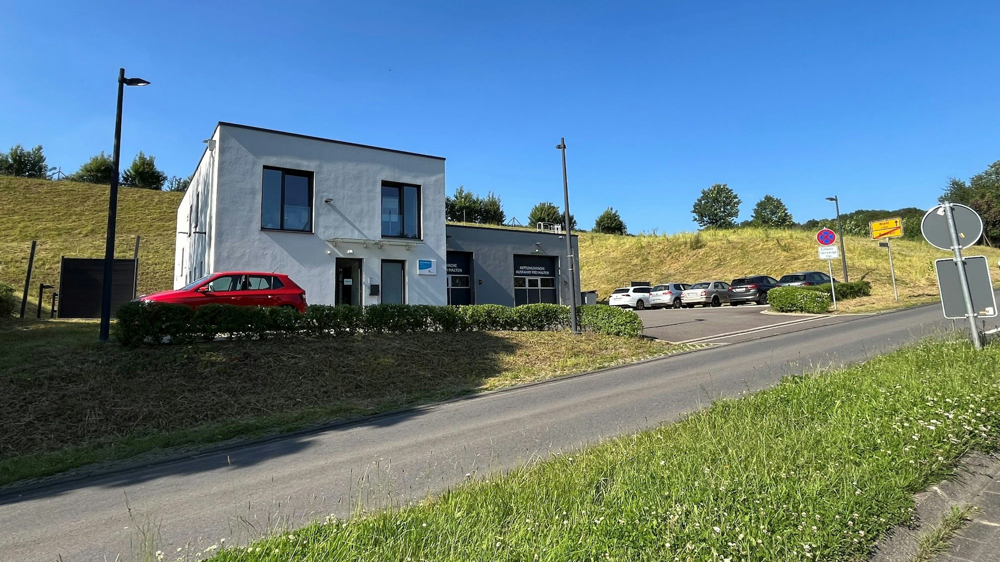 Blick auf das Gebäude der Rettungswache in Wiehl-Bielstein.
