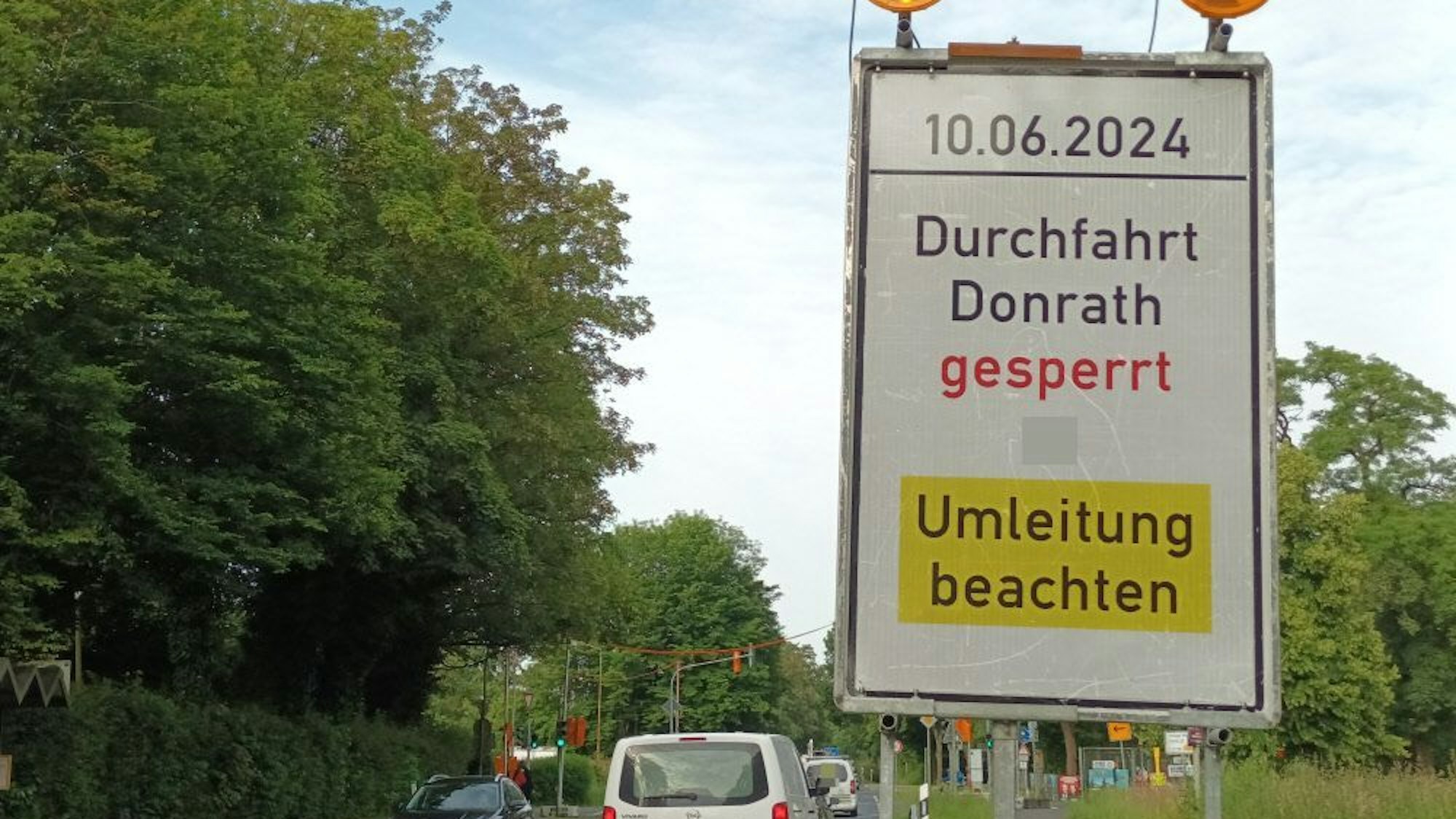 Ein Umleitungsschild an der Bundesstraße 484