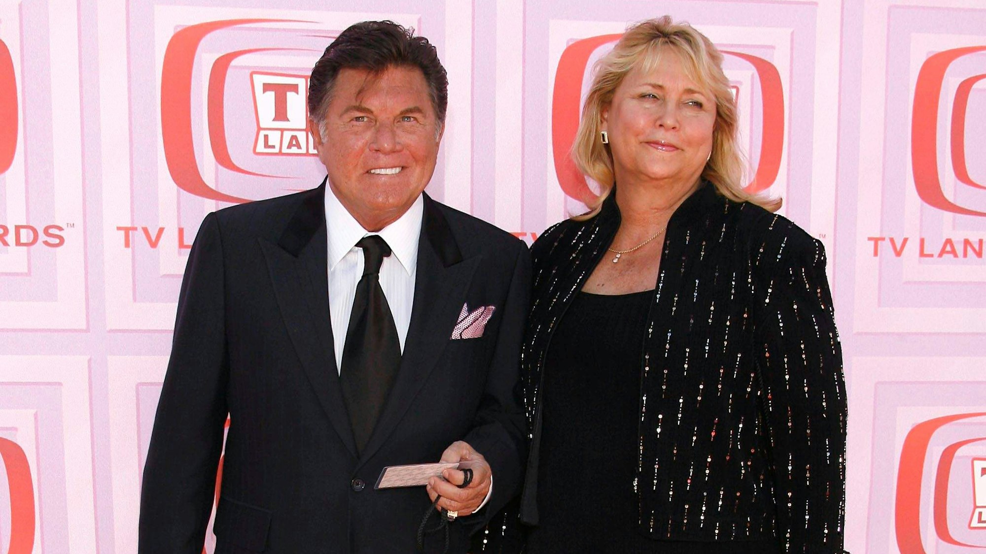Larry Manetti und seine Frau Nancy auf dem roten Teppich bei einer Preisverleihung im Jahre 2009.