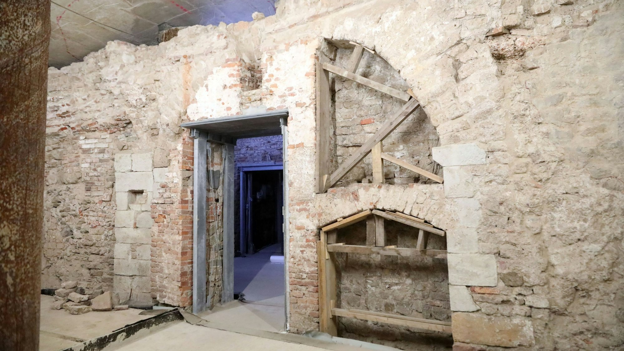 Altes Mauerwerk auf der Miqua-Baustelle