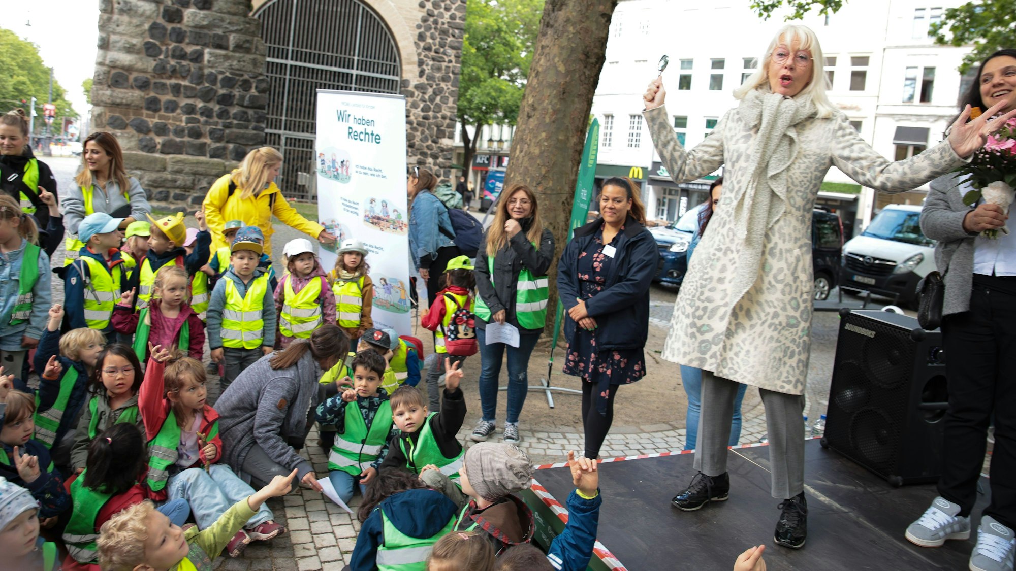 Elfie Scho-Antwerpes eröffnete als Schirmherrin den „Mint-machtag“ am Rudolfplatz.