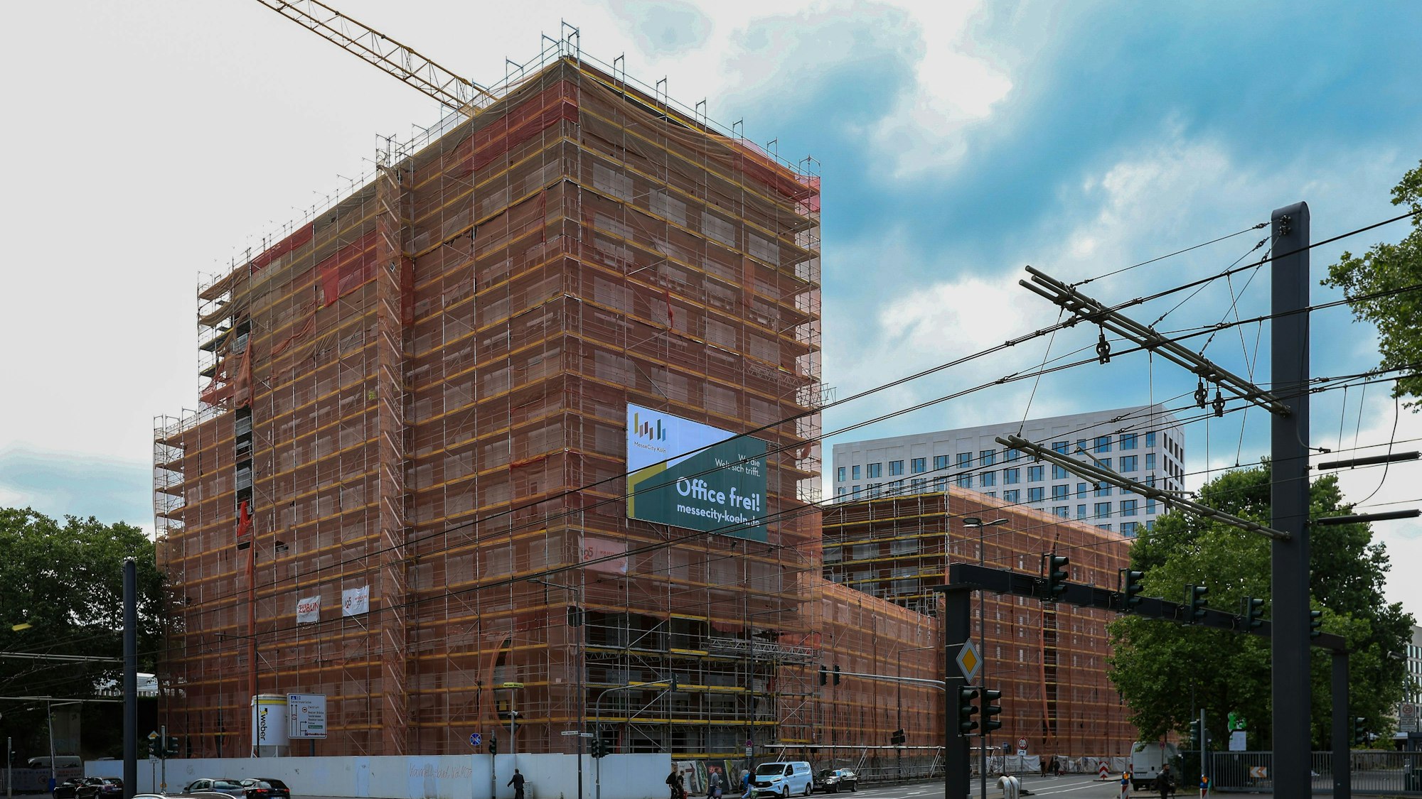 Der Gebäudekomplex „Rossio“ an der Ecke Barmer Straße/ Deutz-Mülheimer Straße.