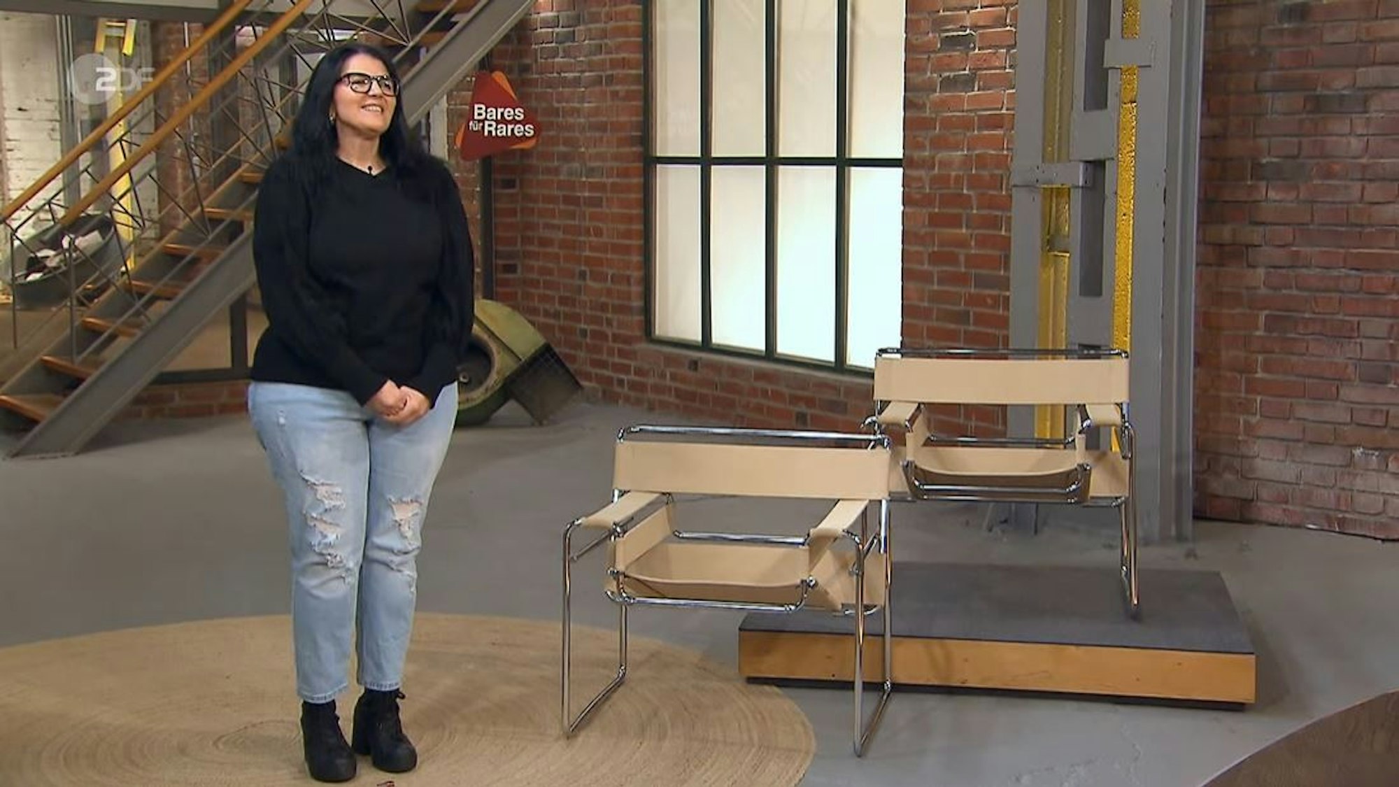 Lidija Zovkic aus Waldbröl im Händlerraum bei „Bares für Rares“.