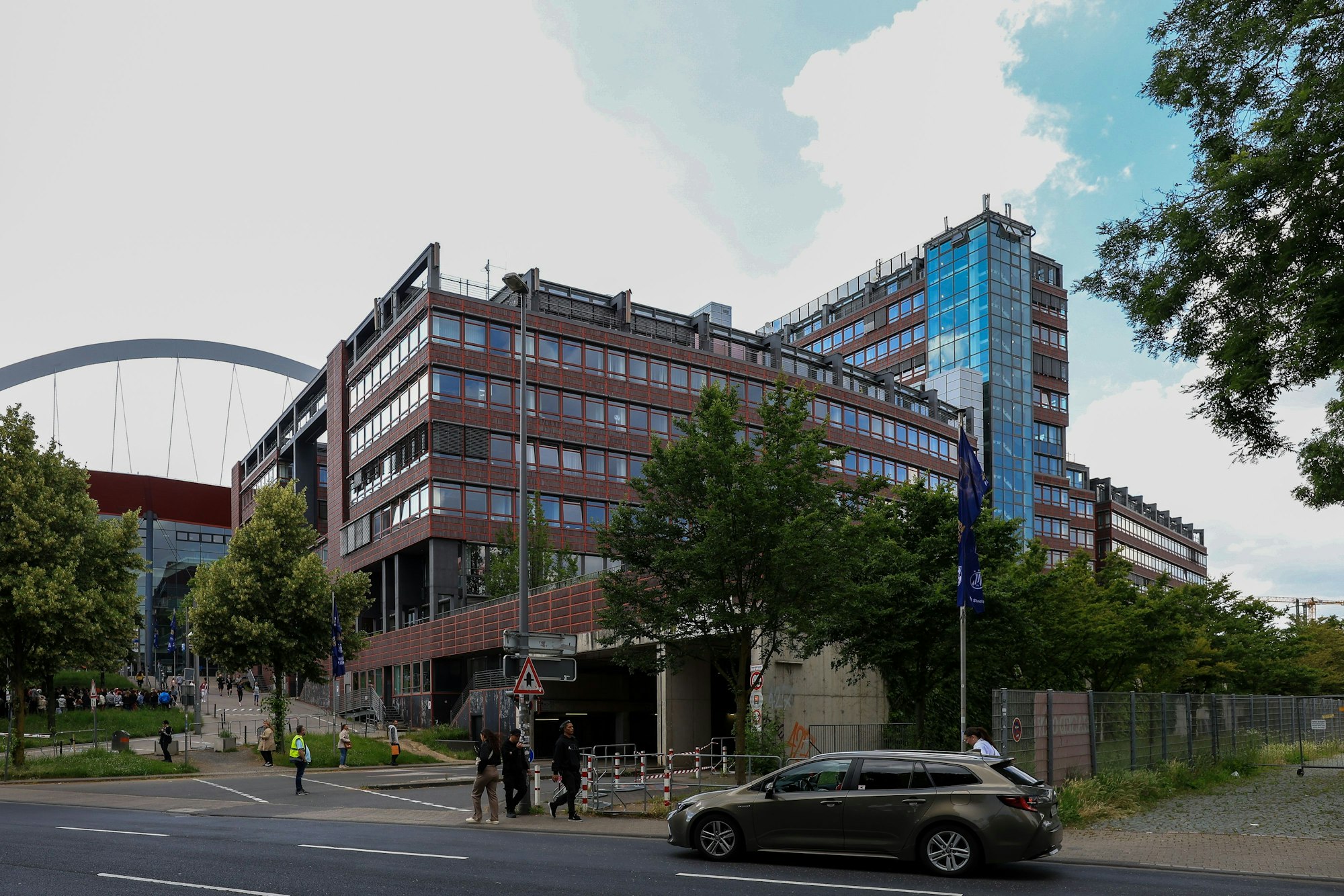 Außenansicht des Ostgebäudes des Stadthauses in Deutz.