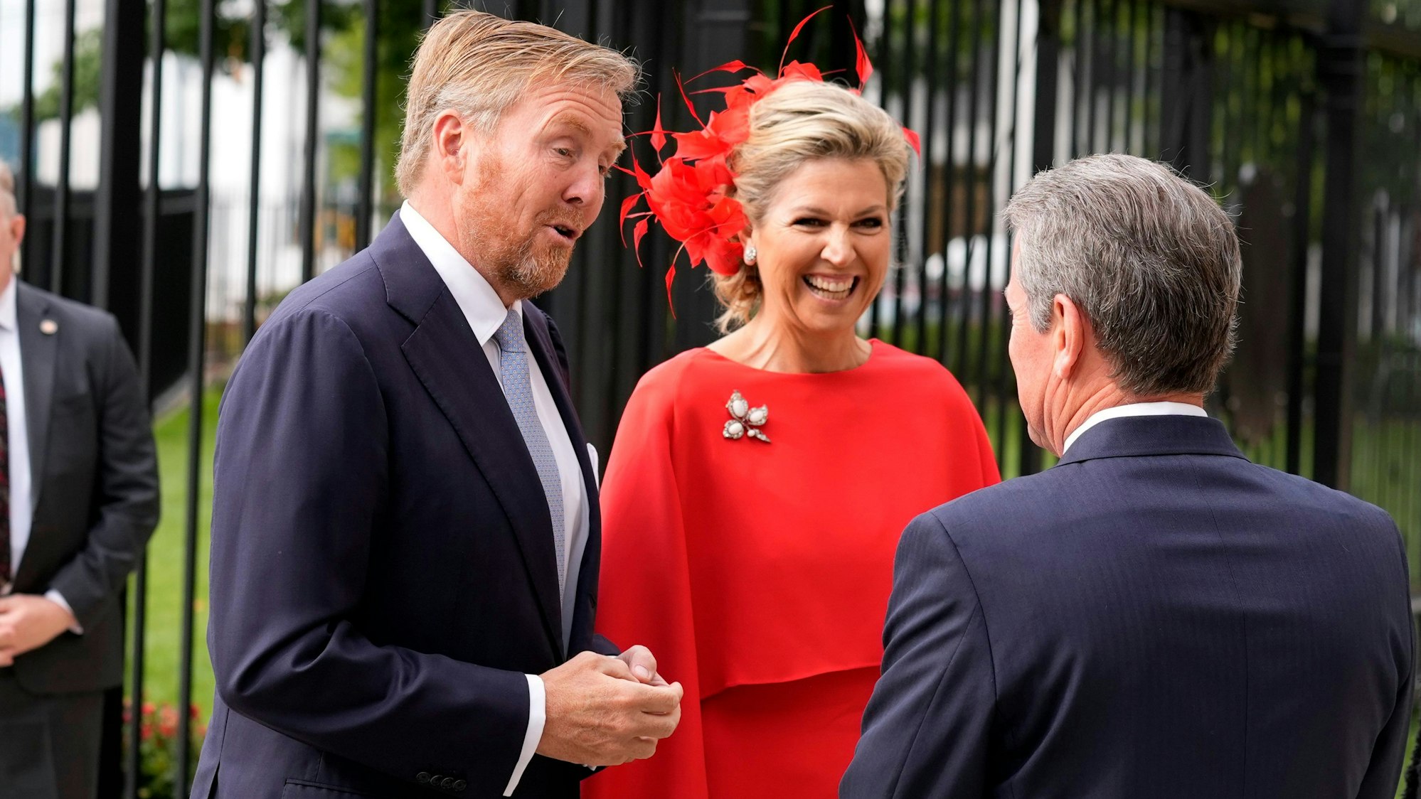 König Willem-Alexander und Königin Maxima der Niederlande werden im Georgia State Capitol Building in Atlanta vom Gouverneur von Georgia, Brian Kemp (rechts), begrüßt.