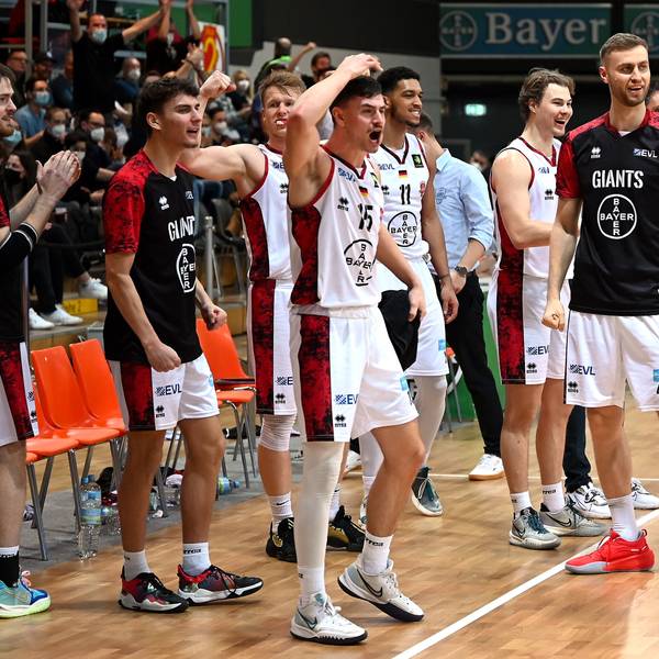 Basketball
Bayer Giants Leverkusen - Trier
Freude auf der Bayer Bank
Foto: Uli Herhaus