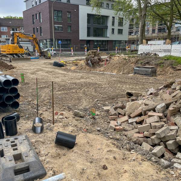 Die Bauarbeiten für den neuen Kreisverkehr an der Neukirchener Straße verzögern sich. (Archivbild)