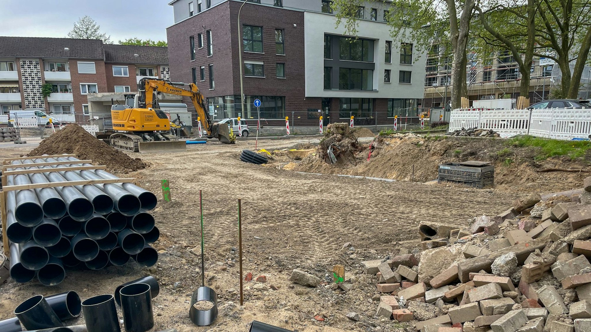 Die Bauarbeiten für den neuen Kreisverkehr an der Neukirchener Straße verzögern sich. (Archivbild)