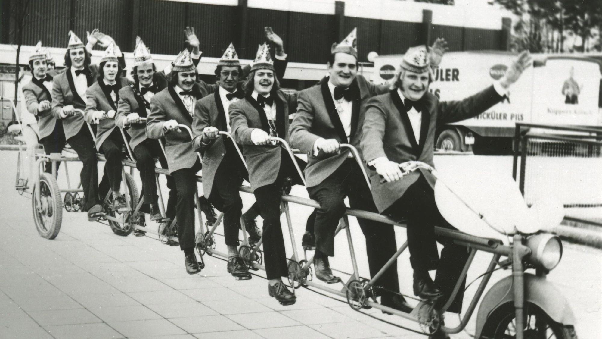 Geschichte der Großen Bensberger Karnevalsgesellschaft zum 44-Jährigen 2012 Fotos von Willi Fritzen.