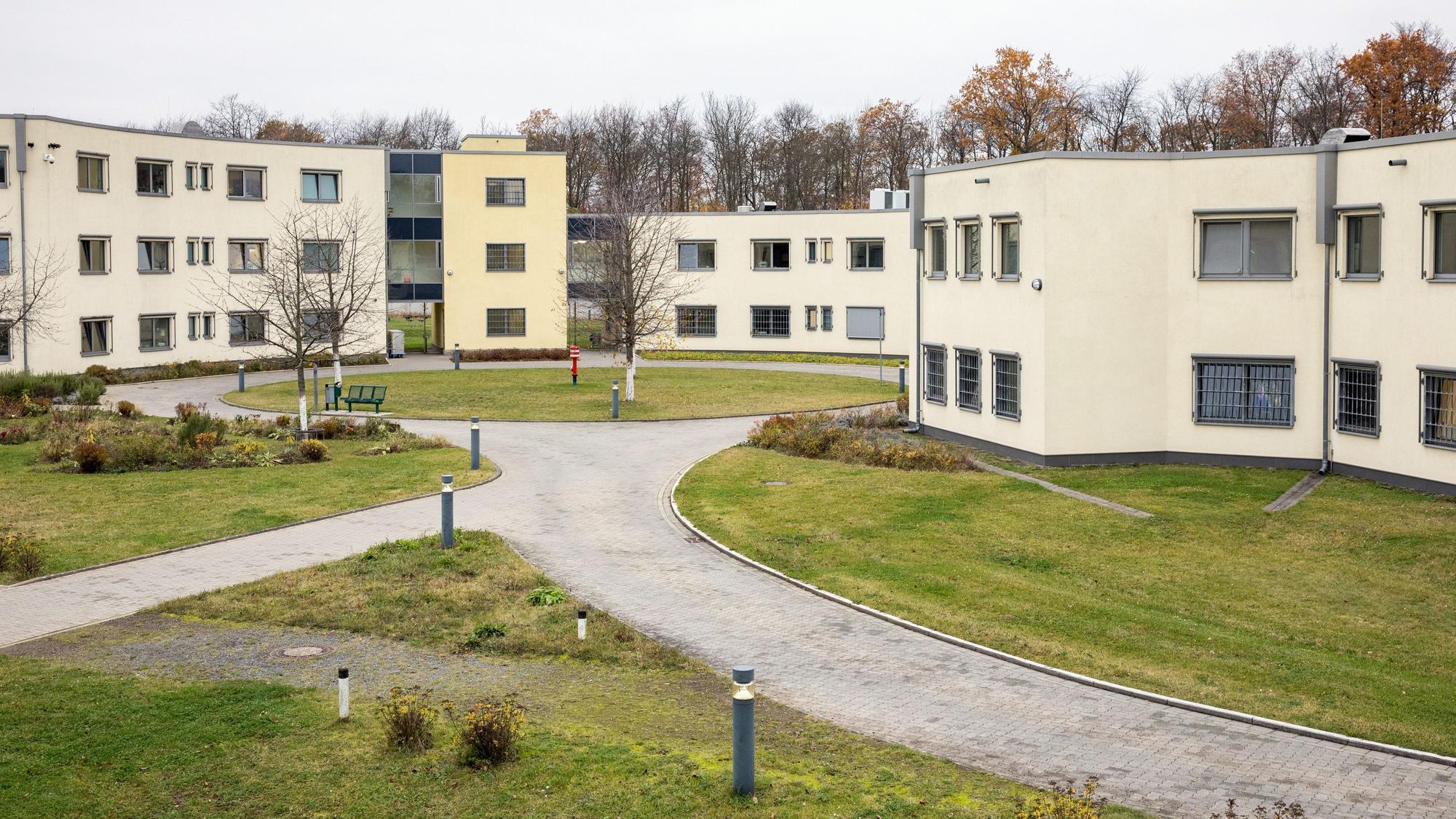 Das Außengelände der LVR Klinik in Köln-Porz.