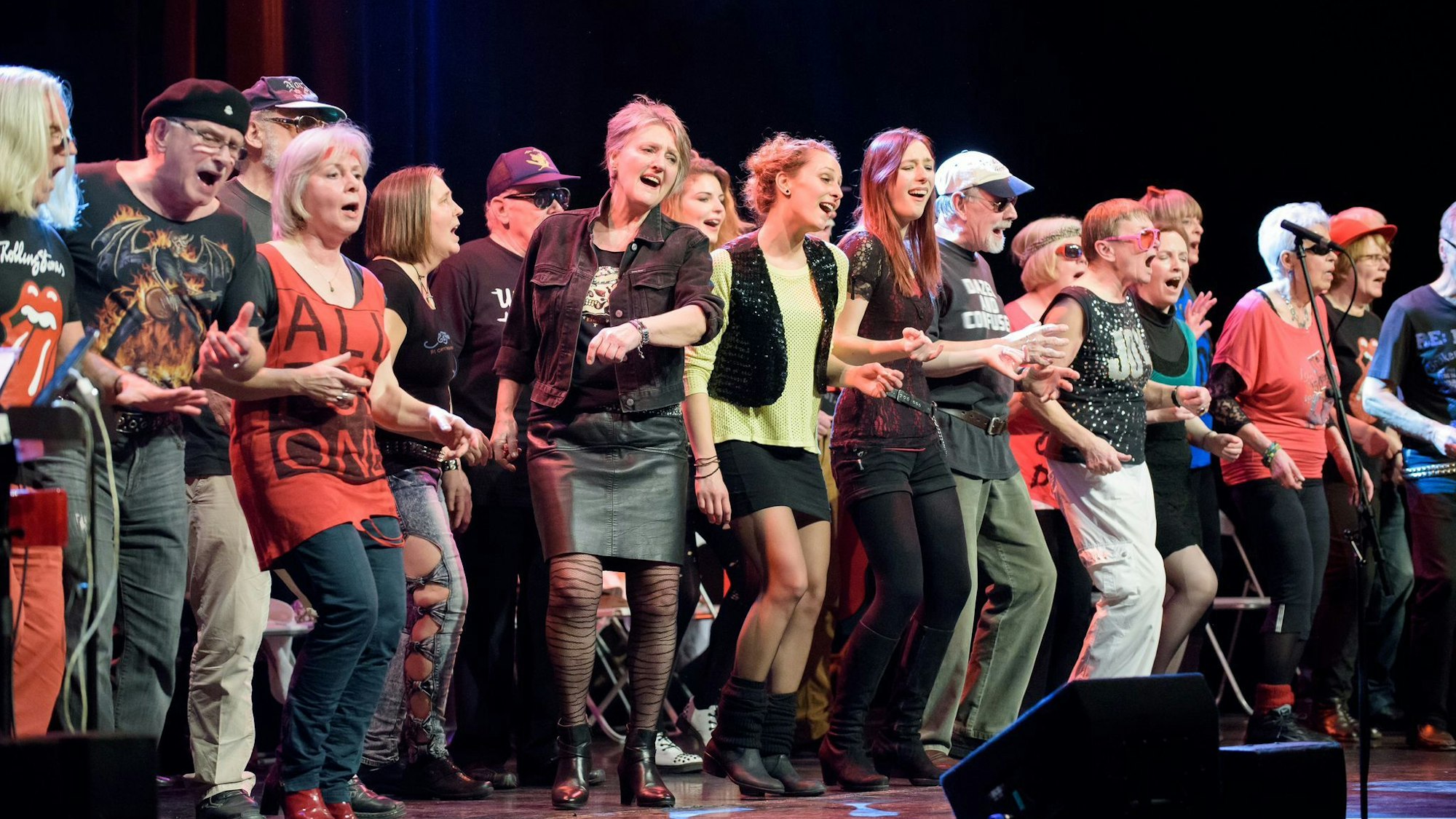 Der „Groove@Grufties-Chor“ der „Rock'n' Rollator Show“ verabschiedet sich nach rund 13 Jahren von der Bühne.