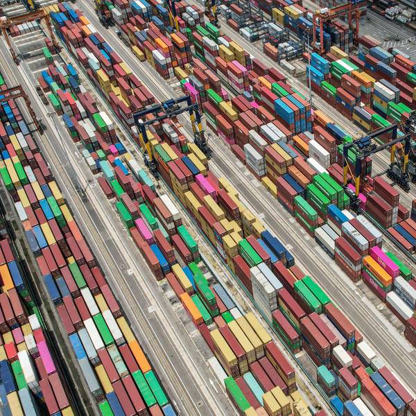 Luftbild: Container im Hafen von Shenzen