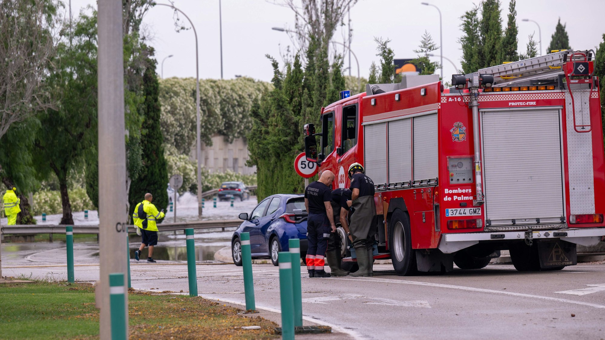 Die Urlaubsinsel Mallorca ist am Dienstag von einem schweren Unwetter heimgesucht worden.