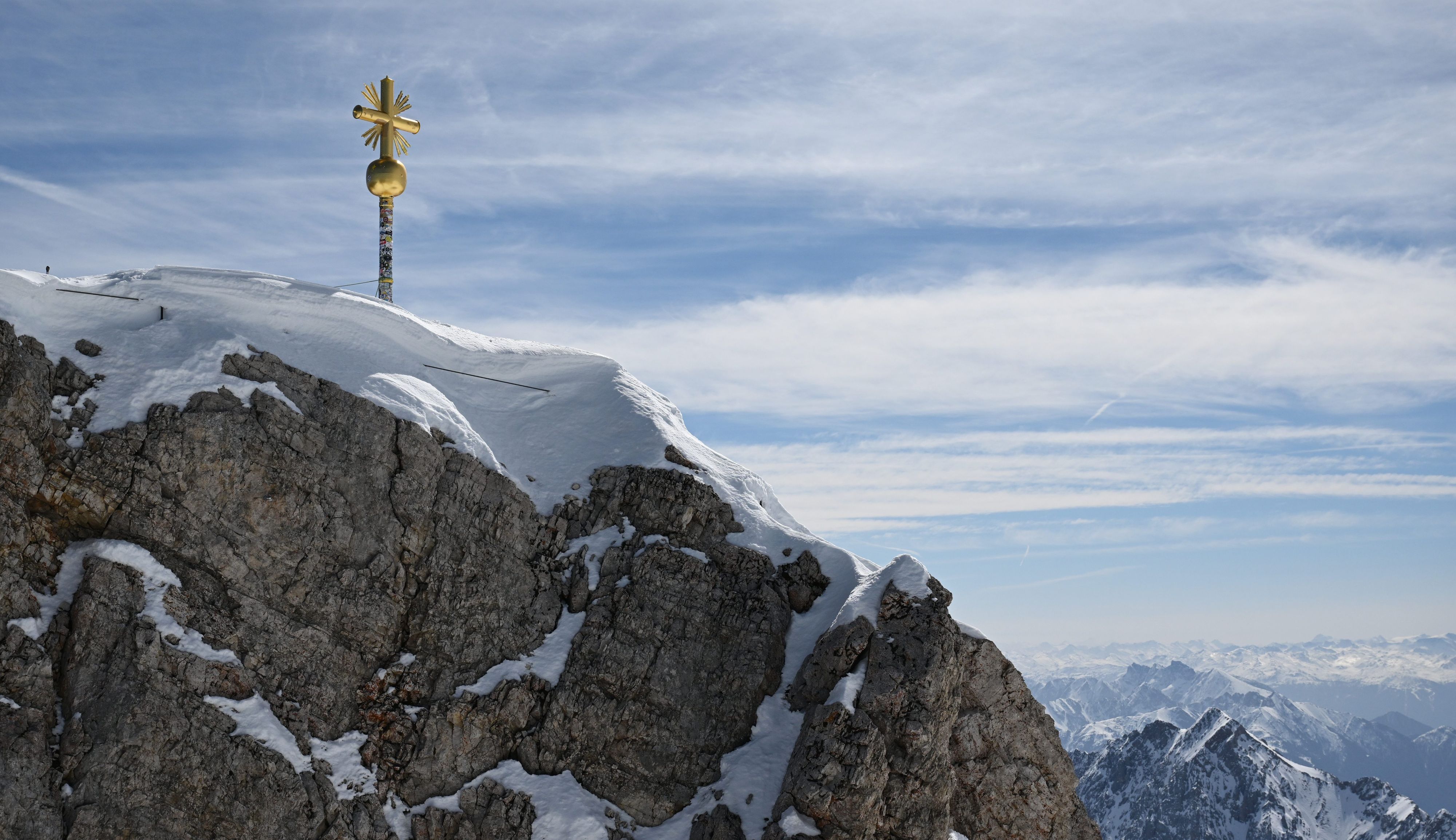 Das Gipfelkreuz der Zugspitze.