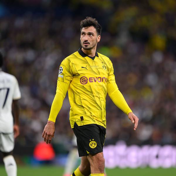 Dortmunds Mats Hummels steht auf dem Feld.